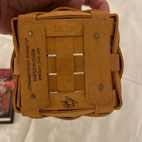 Longaberger chives booking basket with protector & booklet - Picture 3 of 9